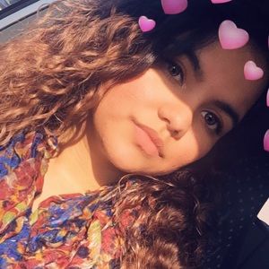 Meet your Posher, Julissa